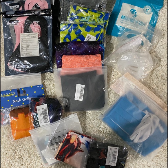 Accessories - MAKE A OFFER Bundle of neck gaiters and mask